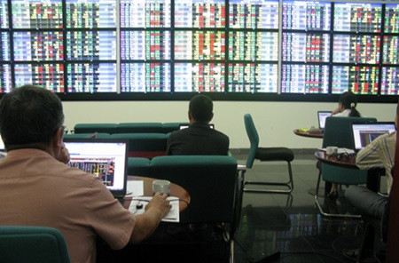 Stocks reverse last week's losses ảnh 1