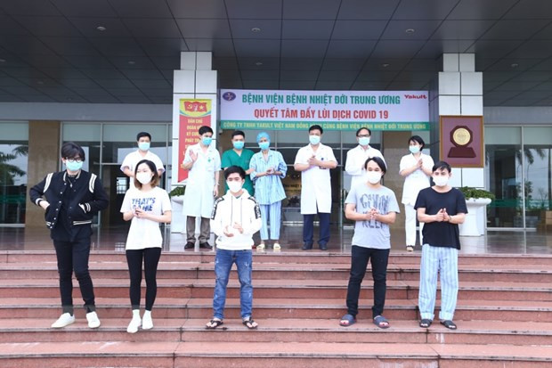 Six more COVID-19 patients released from hospital, total recoveries at 278 ảnh 1 Six more COVID-19 patients released from hospital, total recoveries at 278 ảnh 1