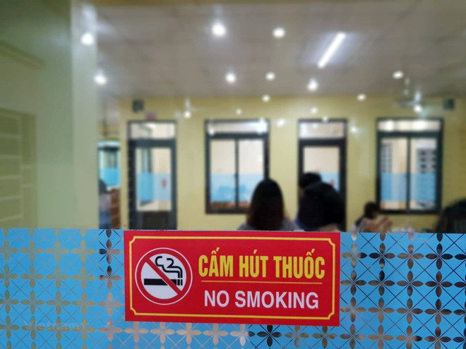 Vietnam sees just 2 percent decrease in smokers after 6 years ảnh 1