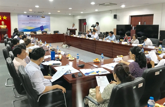 Workers in industrial zones face dual challenges amid pandemic ảnh 1 Workers in industrial zones face dual challenges amid pandemic ảnh 1