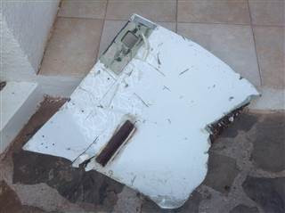 Suspected MH370 debris found in Mauritius ảnh 1 Suspected MH370 debris found in Mauritius ảnh 1