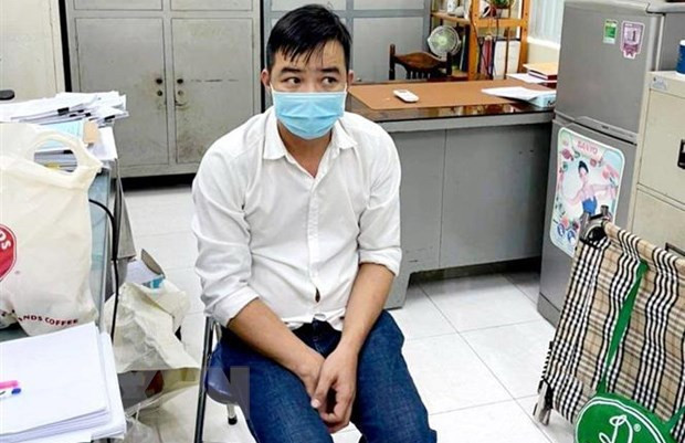 Director of Nam Phong Company arrested for raising test kit prices ảnh 1