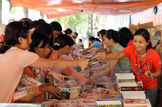  Russian literature books in Vietnamese made public ảnh 1