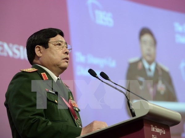 High-ranking military delegation leaves for Beijing events ảnh 1
