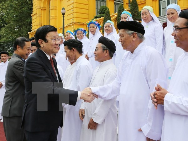 President greets Cao Dai followers on founding anniversary ảnh 1 President greets Cao Dai followers on founding anniversary ảnh 1