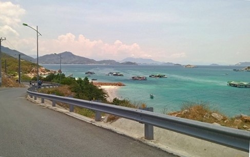 Provinces agree on coastal road ảnh 1