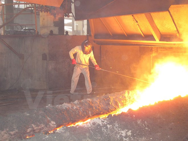 Industrial production index grows slightly in first quarter ảnh 1