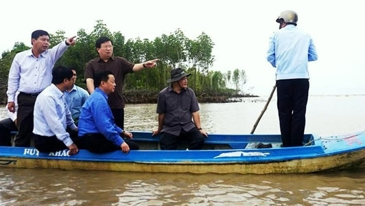 Deputy PM urged protecting lives, properties of residents in eroded areas ảnh 1 Deputy PM urged protecting lives, properties of residents in eroded areas ảnh 1