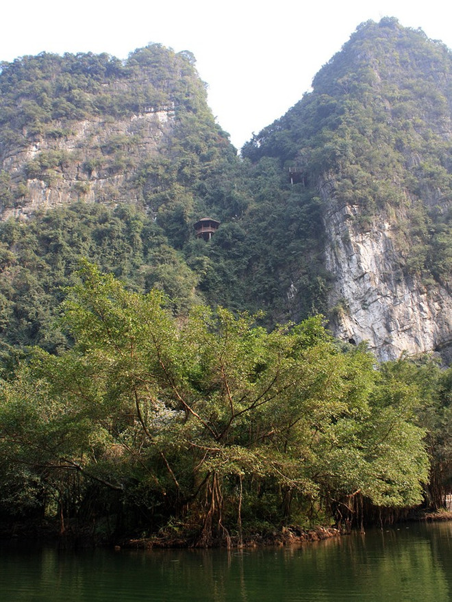 Hollywood director sets up scholarship fund ảnh 1 Hollywood director sets up scholarship fund ảnh 1