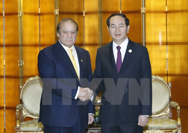 President holds bilateral meetings on fringes of Belt and Road Forum ảnh 1