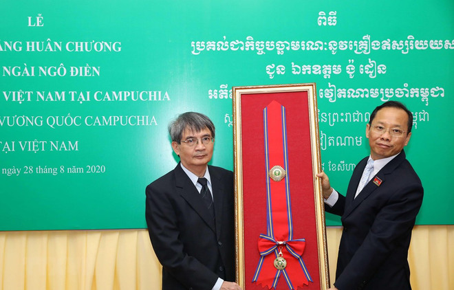 Cambodia’s Royal Order posthumously presented to former Ambassador ảnh 1 Cambodia’s Royal Order posthumously presented to former Ambassador ảnh 1