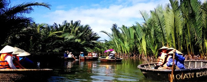 Vegetable Village attracts visitors to Hoi An ảnh 1