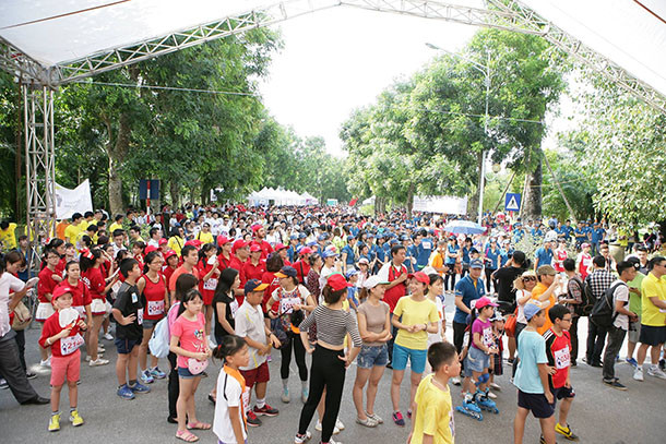 Running event raises funds for central provinces ảnh 1 Running event raises funds for central provinces ảnh 1