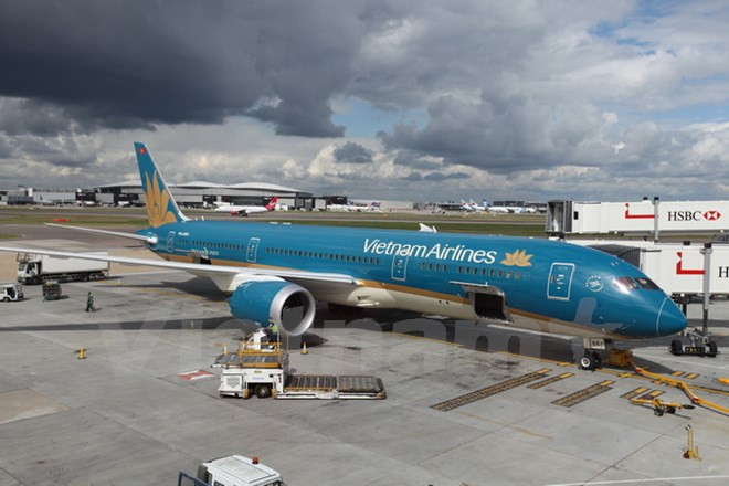 Vietnam Airlines Dreamliner flies to London ảnh 1