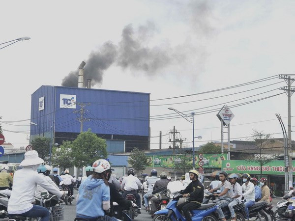 Air quality index in Hanoi, HCM City exceeds safe limit for times ảnh 1