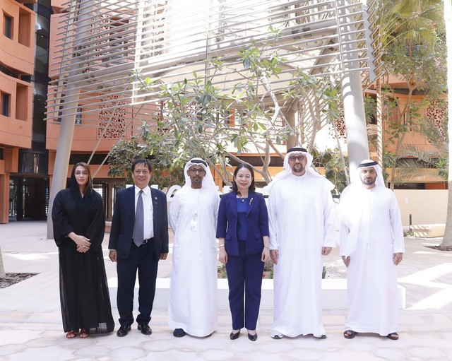 Vice President meets business leaders, OV representatives in UAE ảnh 1 Vice President meets business leaders, OV representatives in UAE ảnh 1