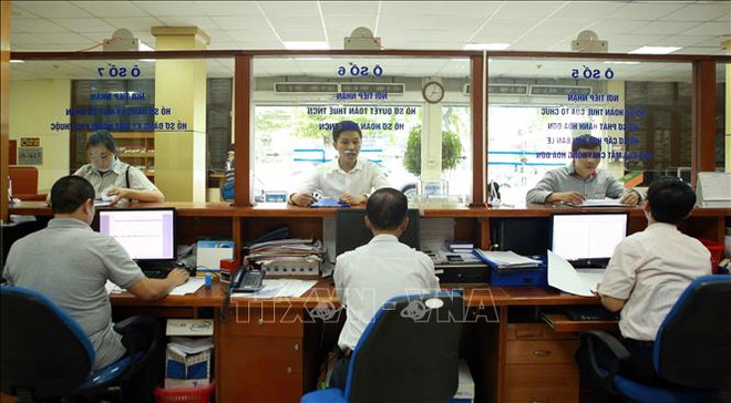 State budget revenue reaches 645.4 trillion VND in four months ảnh 1