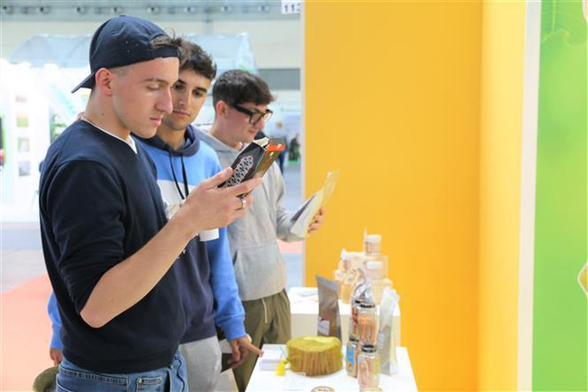 Vietnam showcases farm produce at Macfrut trade fair in Italy ảnh 2 Vietnam showcases farm produce at Macfrut trade fair in Italy ảnh 2