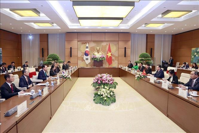 National Assembly Chairman meets RoK President ảnh 2