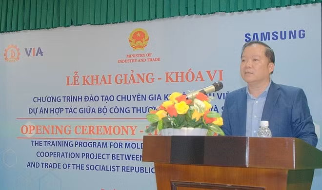 Industry ministry, Samsung jointly train molding technicians ảnh 1