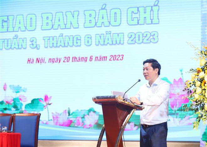 Press must act as bridge between Party, State, people: Deputy PM ảnh 2