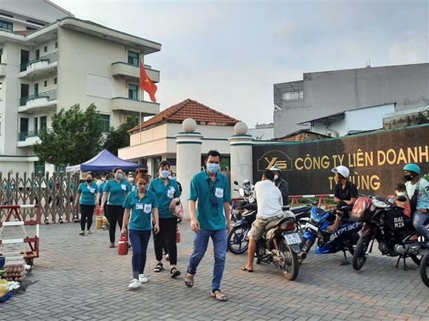 HCM City plans help for disadvantaged workers, students to go home for Tet ảnh 1