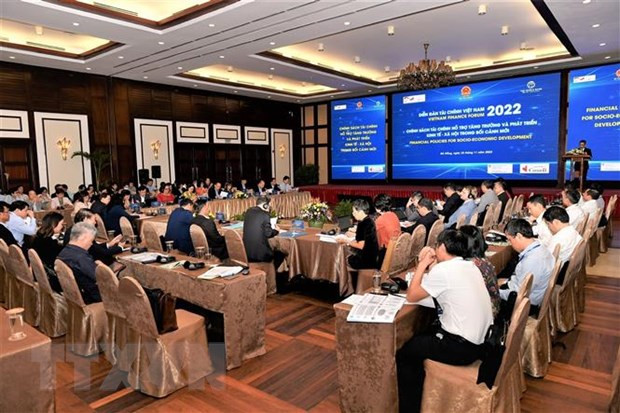 Financial policies for socio-economic growth featured at forum ảnh 1
