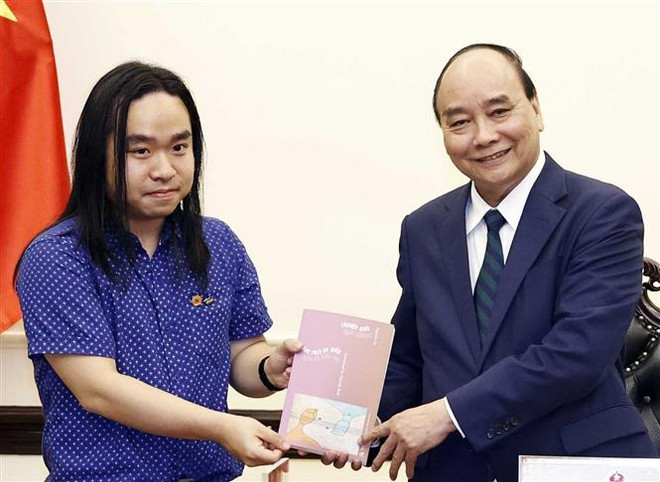 President commends young Vietnamese literature talent ảnh 1 President commends young Vietnamese literature talent ảnh 1