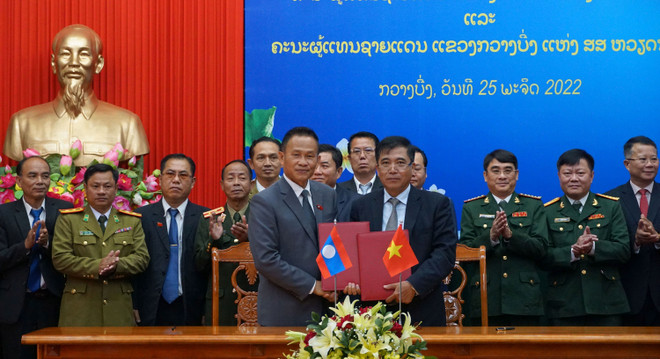 Quang Binh boosts cooperation with Lao locality ảnh 1