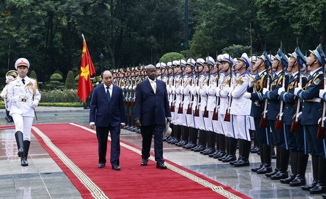 Welcome ceremony held for Ugandan President ảnh 1 Welcome ceremony held for Ugandan President ảnh 1