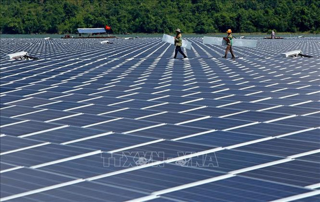 Clear policies, legal regulations needed for renewable energy development: Experts ảnh 2