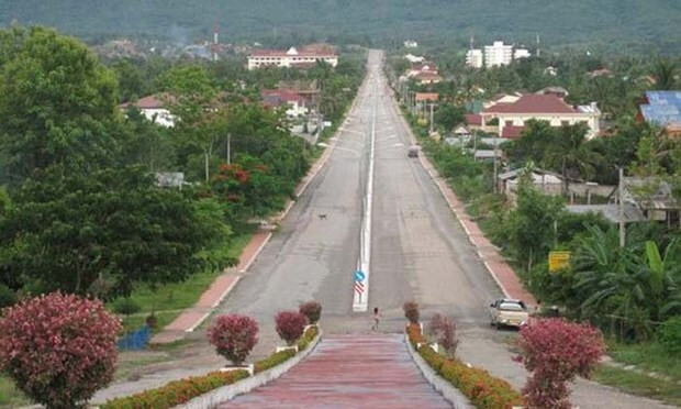 Thai Binh province presents school to Lao locality ảnh 1