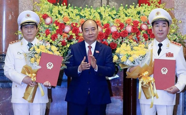 Two deputy ministers of public security promoted to Senior Lieutenant General ảnh 1 Two deputy ministers of public security promoted to Senior Lieutenant General ảnh 1