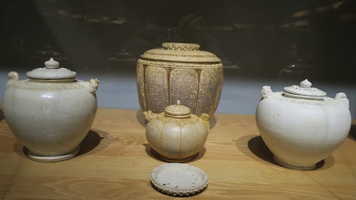 Exhibition offers insight in two millennia of Vietnamese ceramics ảnh 1 Exhibition offers insight in two millennia of Vietnamese ceramics ảnh 1