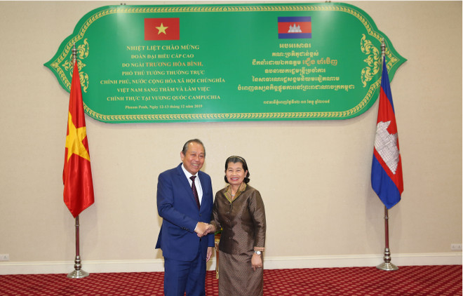 Deputy PM Truong Hoa Binh visits Cambodia ảnh 1 Deputy PM Truong Hoa Binh visits Cambodia ảnh 1