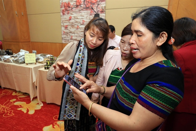 Ethnic minority women speed up poverty reduction with IR 4.0 technology ảnh 1