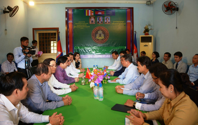 Vietnam, Cambodia seek to reduce congestion at border gate ảnh 1