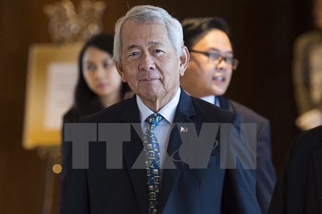 Philippines hopes Code of Conduct in East Sea ready in mid-2017 ảnh 1