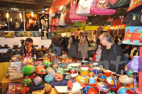 Traditional Vietnamese products on display ahead of Tet ảnh 1 Traditional Vietnamese products on display ahead of Tet ảnh 1