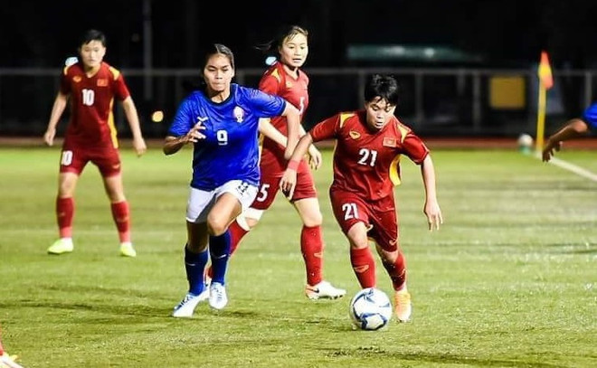 Vietnam trounce Cambodia 3-0 at AFF Women's Championship ảnh 1