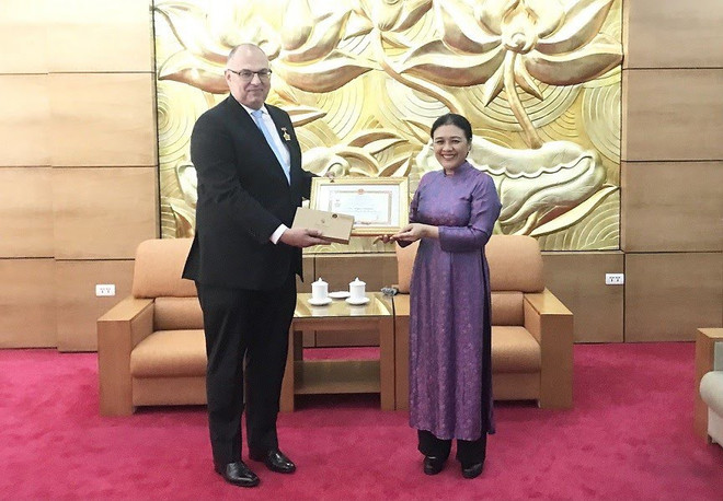 Friendship insignia bestowed upon Danish Ambassador ảnh 1 Friendship insignia bestowed upon Danish Ambassador ảnh 1