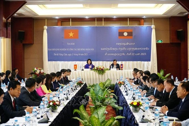 Hanoi, Vientiane bolster friendship, cooperation ảnh 1