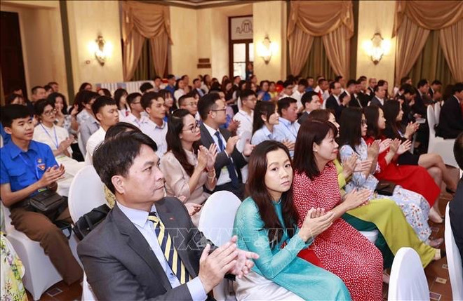 NA Chairman meets Vietnamese community in Cuba ảnh 3