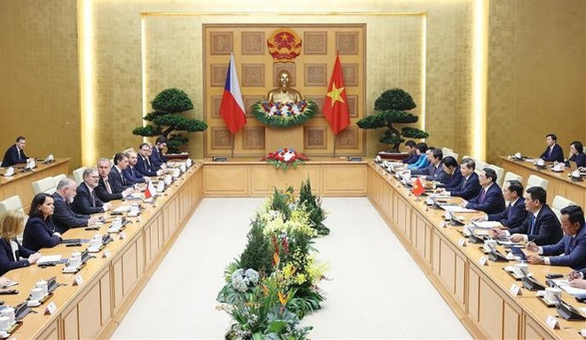 Vietnam, Czech PMs hold talks in Hanoi ảnh 1 Vietnam, Czech PMs hold talks in Hanoi ảnh 1