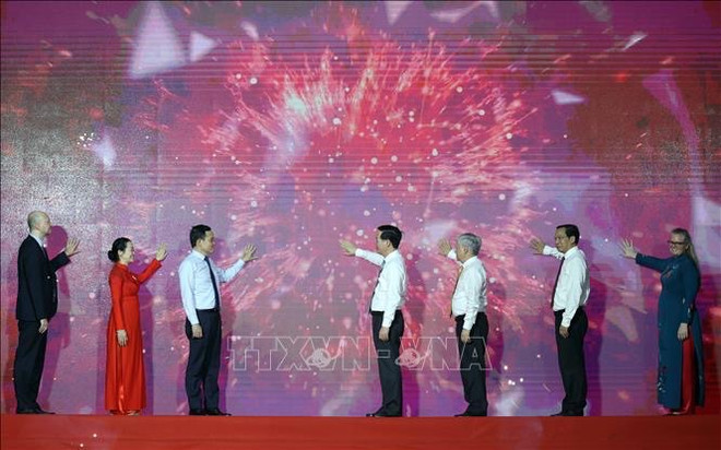President attends launch of 2023 National Humanitarian Month ảnh 1 President attends launch of 2023 National Humanitarian Month ảnh 1