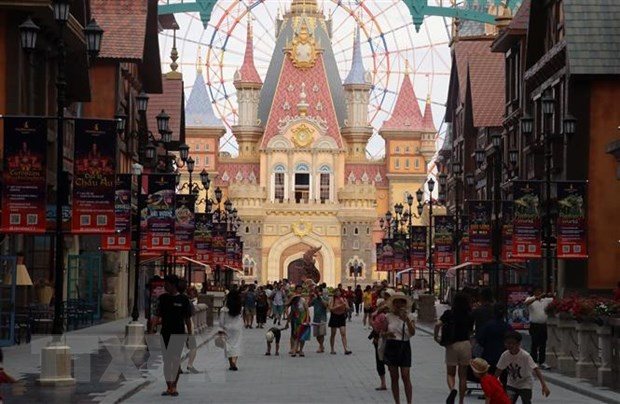 Tourism sector works to recover market amid new COVID-19 outbreak ảnh 1