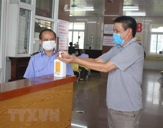 Medical centres told to step up COVID-19 prevention measures ảnh 1