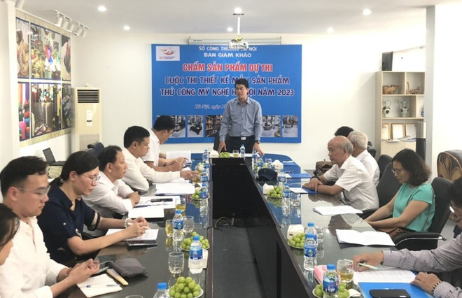 Hundreds of entries vie for prizes at handicraft product design contest ảnh 3 Hundreds of entries vie for prizes at handicraft product design contest ảnh 3