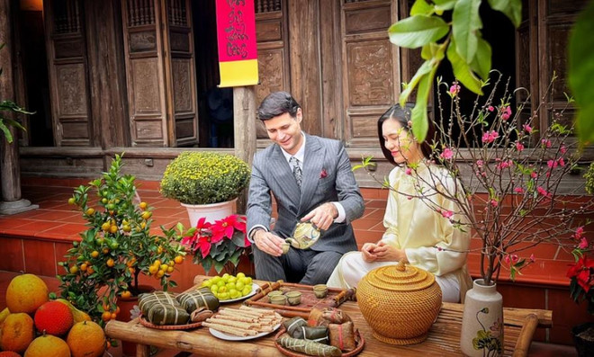 Foreign tourists enjoy Tet, spring activities in Vietnam ảnh 1 Foreign tourists enjoy Tet, spring activities in Vietnam ảnh 1