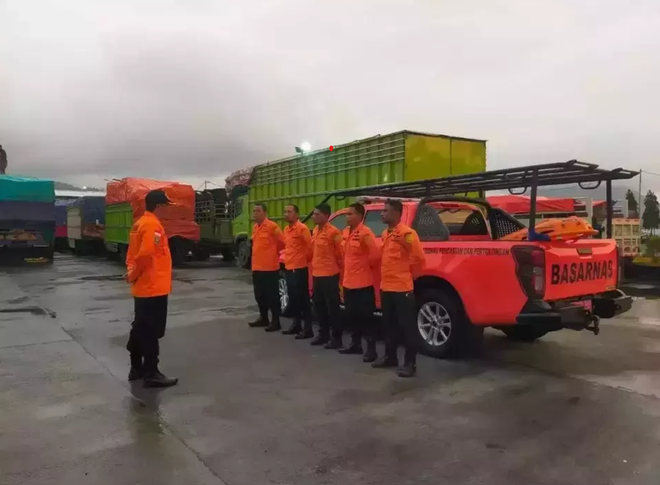 Three killed in helicopter crash in eastern Indonesia ảnh 1